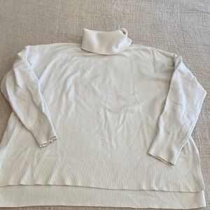 Banana Republic White Oversized Turtleneck - XL